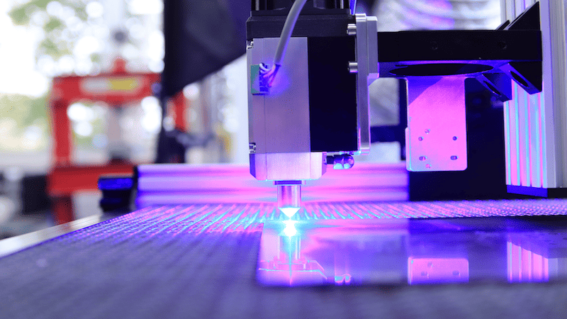 Beiraren ebaketa aurrerapenak: Laser ebaketa makinak aplikatzea beirazko prozesatzeko industrian